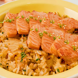 ข้าวผัดปลาแซลมอน 100 กรัม