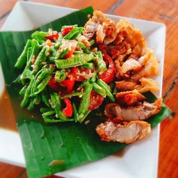 ตำถั่ว+หมูกรอบ