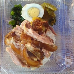 หอมฉุย ขาหมูซิ่ง