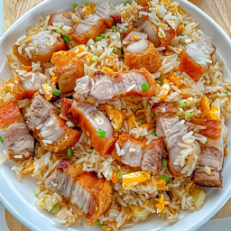 ข้าวผัดหมูกรอบ M