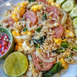 ชุดข้าวผัดแหนม