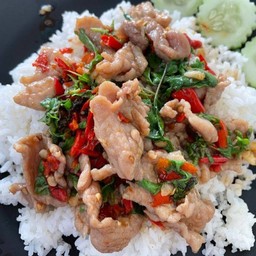 ข้าวกะเพราหมูชิ้น