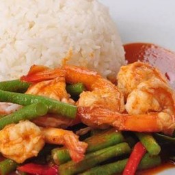 ข้าวผัดพริกแกงกุ้ง