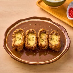 แกงกะหรี่เนื้อบดสอดไส้ชีส