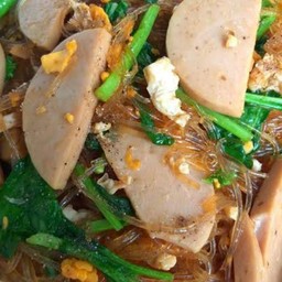 ผัดวุ้นเส้นหมูยอคะน้าใส่ไข่