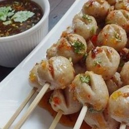 ลูกชิ้นหมูปิ้ง