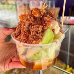 ฝรั่งสดทรงเครื่อง