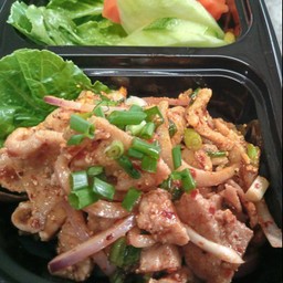 น้ำตกหมูแซ่บ