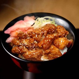 ข้าวหน้า ไก่ทอดซอสพริกเกาหลี Spicy Korean Chicken Rice Bowl