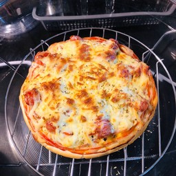 พิซซ่าไส้กรอกชีส