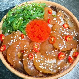 ข้าวหน้ากัุงดอง ไข่กัุง ยำสาหร่าย พร้อมน้ำจิ้มซีฟู้ด