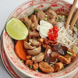 N7 Banh Canh บั๊นกัน ก๋วยจั๊บญวน