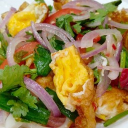 ยำไข่ดาว