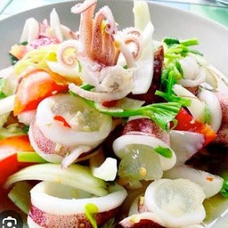 ยำปลาหมึก