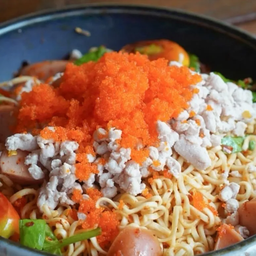 ยำมาม่าหมูสับไข่กุ้ง จุกๆ