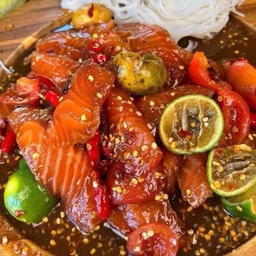 ยำเหลาแซลมอน 100กรัม น้ำยำปลาร้า