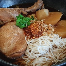 นุช ก๋วยเตี๋ยวแซ่บ ก๋วยเตี๋ยวไก่/ตีนไก่/หมูตุ๋น