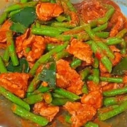 ผัดพริกแกงหมู