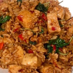 ข้าวคลุกกระเพราหมูยอ