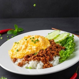 ข้าวหมูสับผัดน้ำพริก+ไข่ข้น