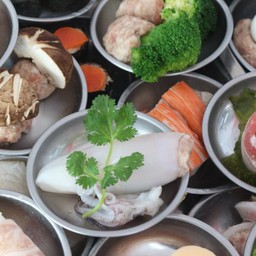 หมึกยัดหมู (ซีฟู๊ด)