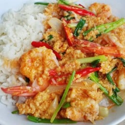 กุ้งผัดผงกระหรี่
