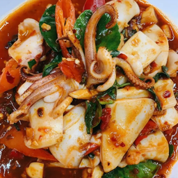 ปลาหมึกผัดพริกเผา