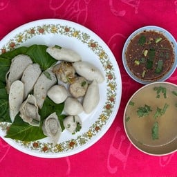 เสริฐลูกชิ้นปลา