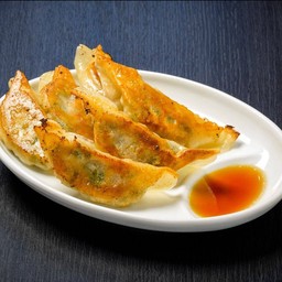 เกี๊ยวซ่า 6 ชิ้น