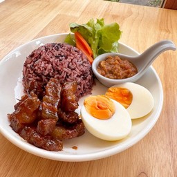ข้าวหมูหวานกะปิ ไข่ต้ม Protein 21g  Kcal 400