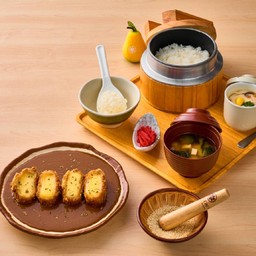 เซตแกงกะหรี่หมูสันนอกสอดไส้ชีส