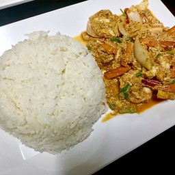 ข้าวราดผัดผงกระหรี่