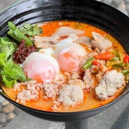 หมี่ไก่ฉีกมาดามทิพ