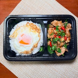 ข้าวกะเพราหมูชิ้น