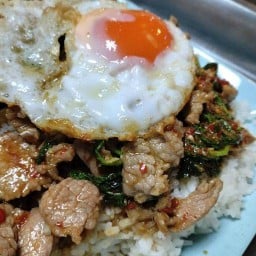 ร้านอาหารตามสั่ง ครัวลุงกะป้า