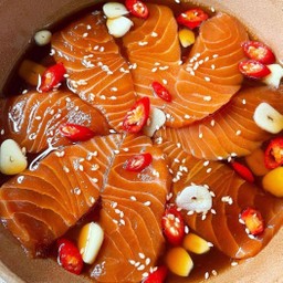 แซลมอนซาซิมิดองซิอิ้ว(100กรัม) 1 แพ็ค