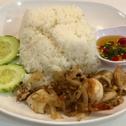 ข้าวทอดกระเทียมทะเล