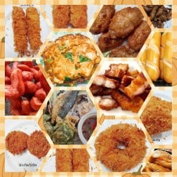 ข้าวกล่องของทานเล่นลูกชิ้นทอด