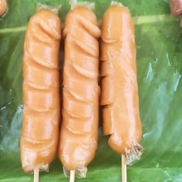 ลูกชิ้นทอดนำ้จิ้มรสเด็ด