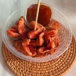 ลูกชิ้นแดงระเบิดทอด