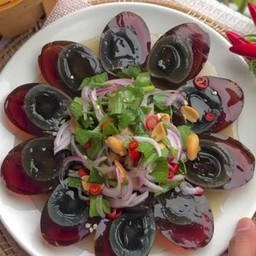 ยำไข่เยี่ยวม้า