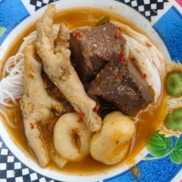 อาหารอีสาน ลูกชิ้นทอดสวนกาญ