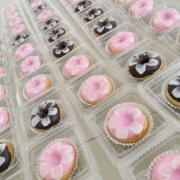 โดนัทจิ๋ว  เสรีไท /ข้าวโพดคลุกเนย