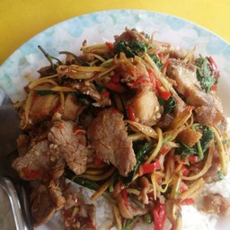 ผัดฉ่าหมูราดข้าว