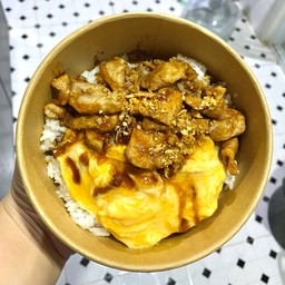 ข้าวไข่ข้น+หมูทอดกระเทียม