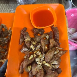 หมูทอดกระเทียม