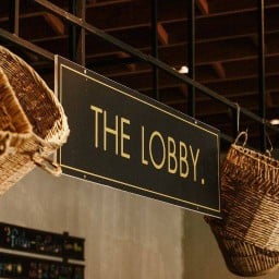 Jimoto ( 地元 ) : Lobby Banchang Sushi