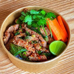 น้ำตกหมู ราดข้าว