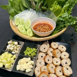 003 แหนมเนือง