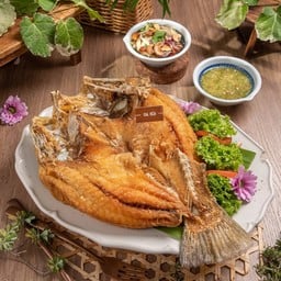 ปลากระพงราดน้ำปลา